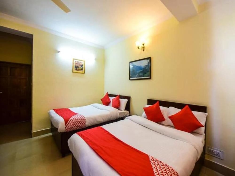 ANAND PALACE HOTEL 14/42