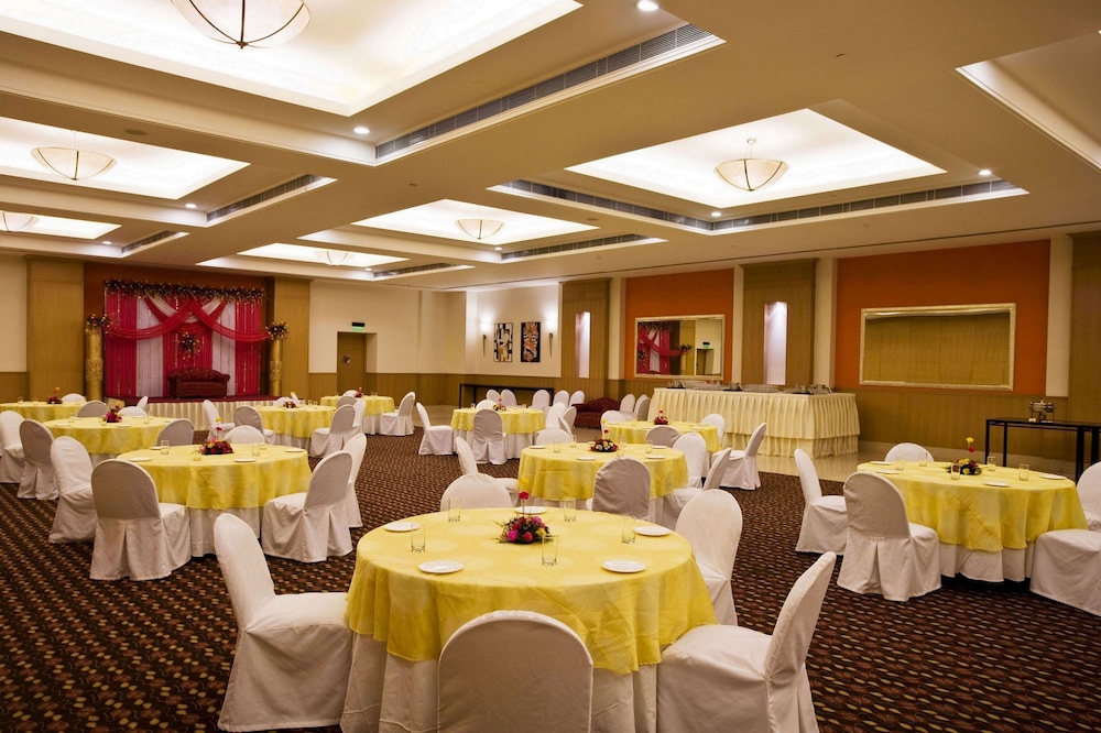 Lemon Tree East Delhi Mall Kaushambi 34/39