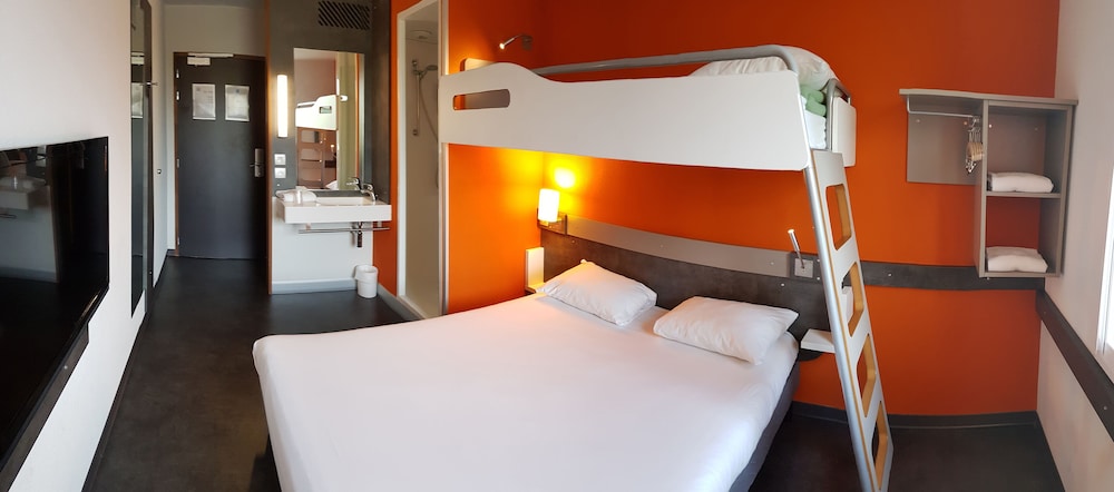 Ibis Budget Archamps Porte De Geneve 22/55