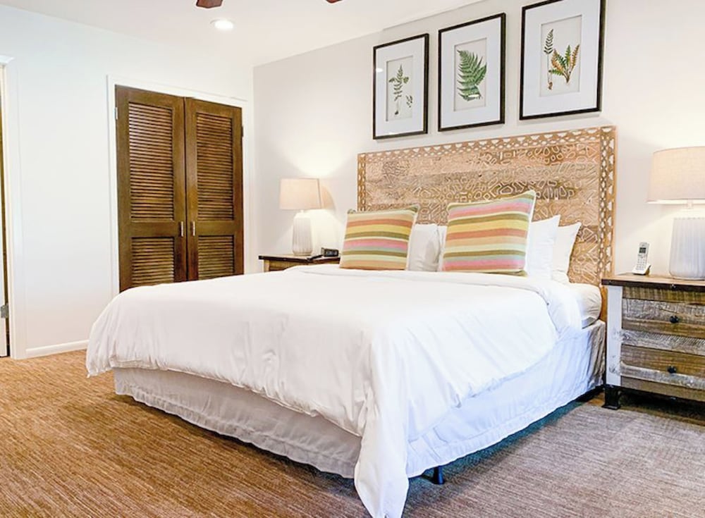 Town House, King and Twin Beds
