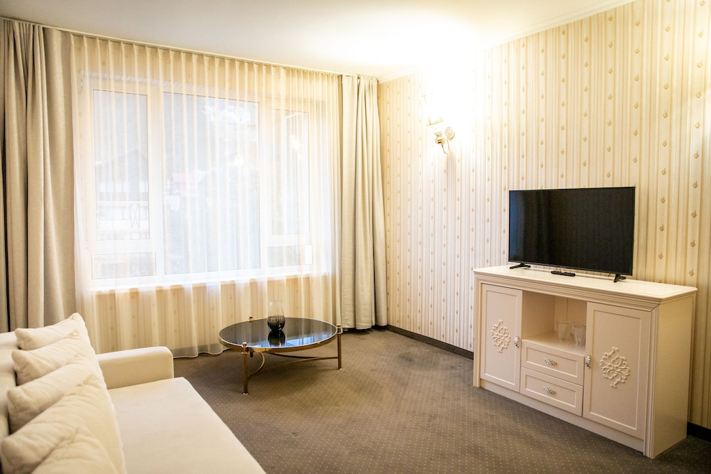 Hotel Carpathia 54/68