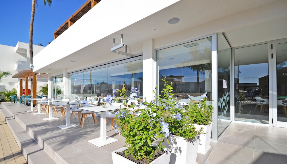 Ohasis Boutique Suites 2/50