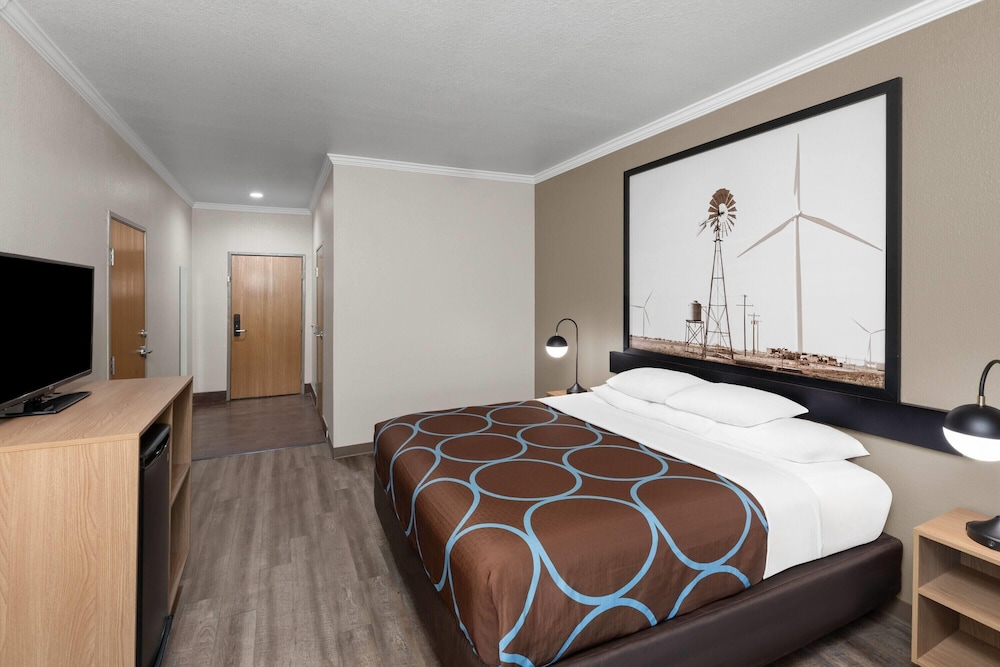Room, King Bed, Accessible, Super 8 By Wyndham San Antonio/Alamodome Area 7/10