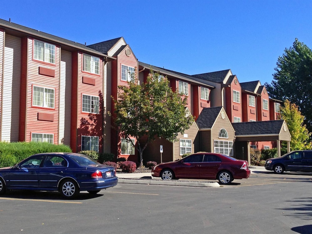Motel6 Meridian, ID - Boise W 27/30