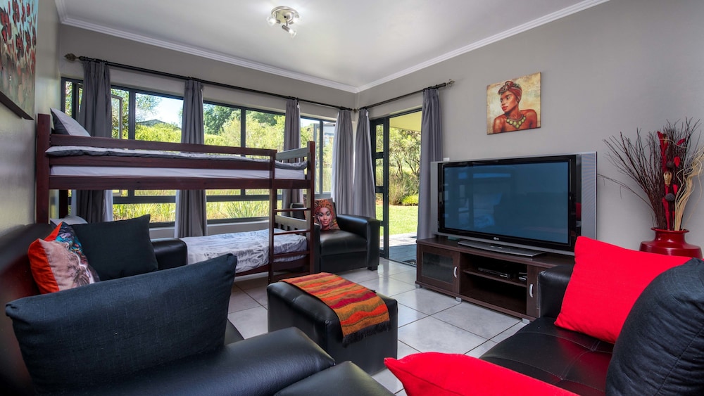 JoziStay Jackal Creek Apartments - Northriding 12/29