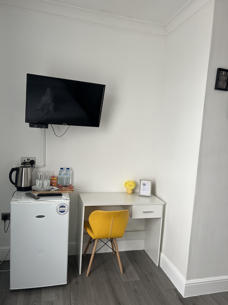 Diana Hotel Near Wembley Self Serviced Apartments 32/41