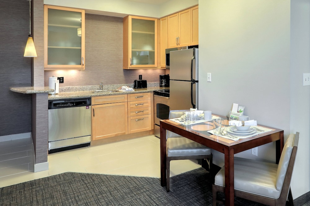 Residence Inn Woodbridge Edison/Raritan Center 36/48