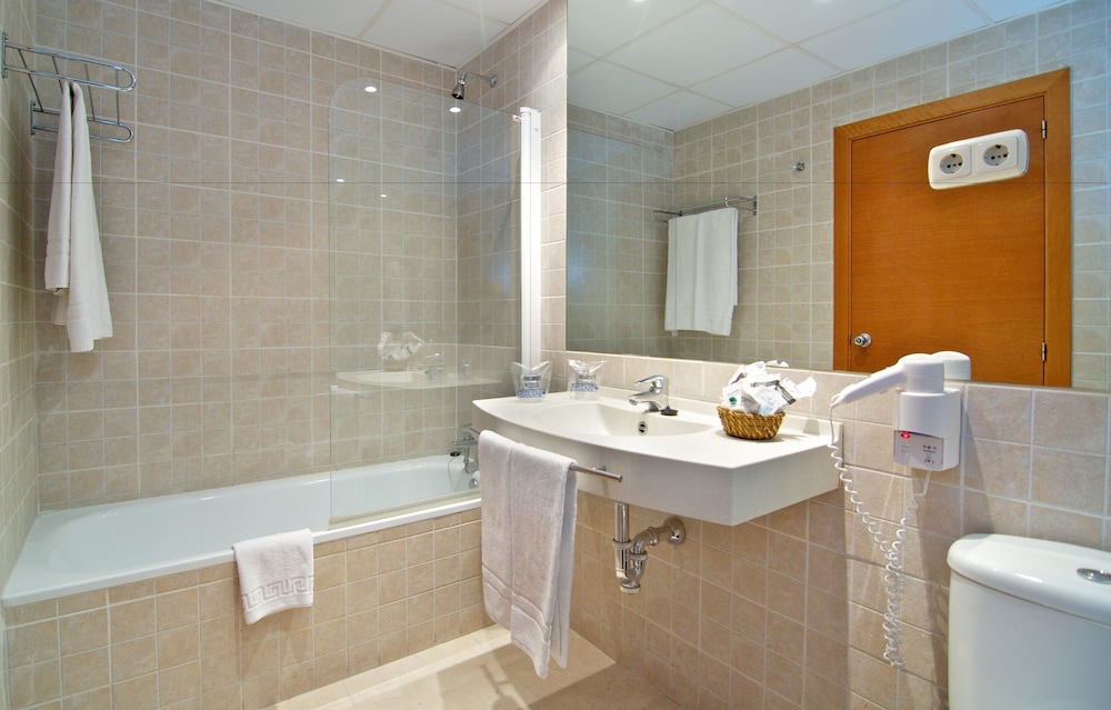 Hotel Puente Real 60/62