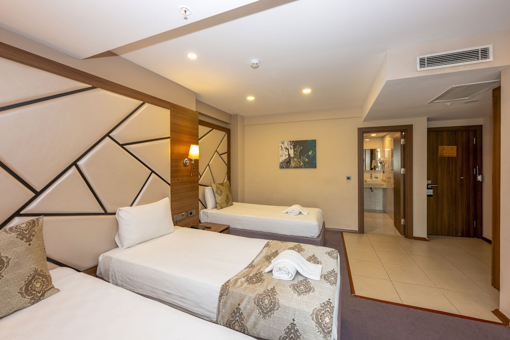 Litros Hotel & Spa 8/50