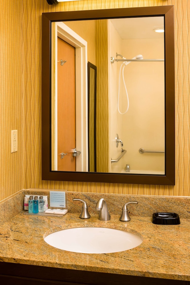 HAMPTON INN COLUMBIA 14/46
