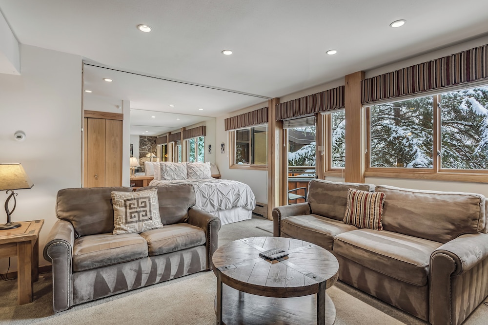 Laurelwood A Destination Residence 51/76