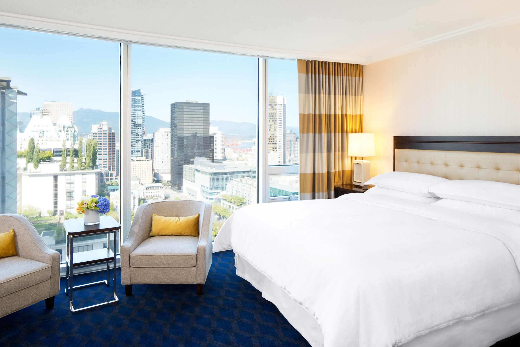 ROOM, KING BED, HIGH FLOOR
