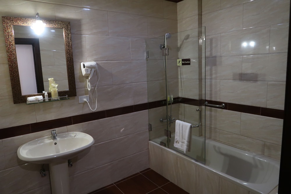 جناح تنفيذي بسرير كينج، Boulevard Palace 2/3