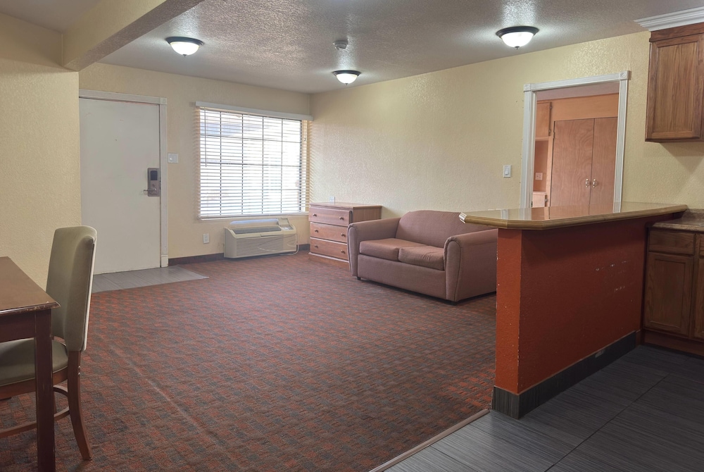 Travelodge by Wyndham Lubbock 23/32