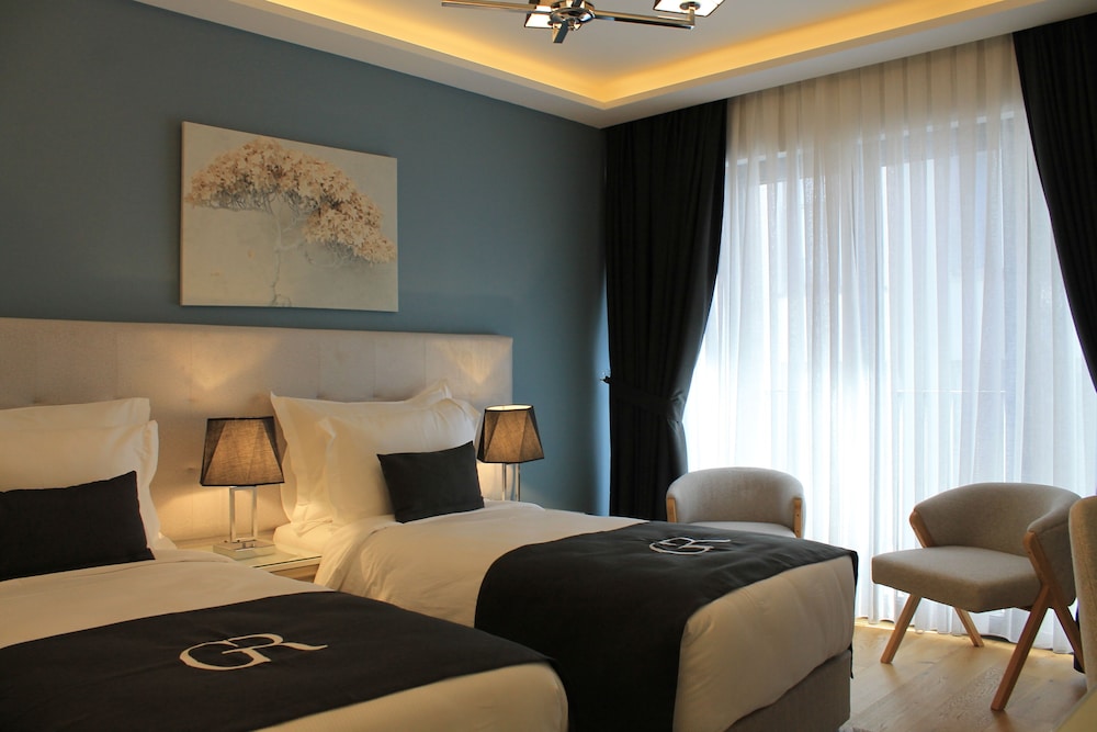 GARLON RESIDENCE 24/56