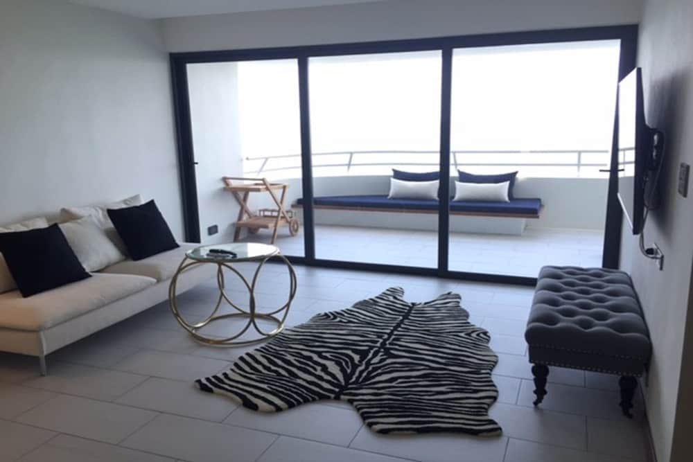 Yambay Hua Hin 16/23