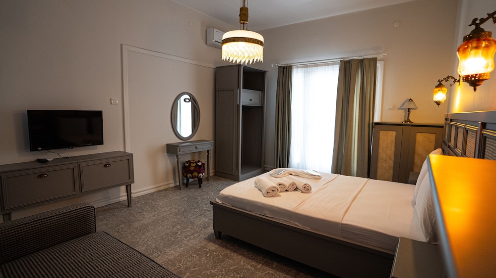 Ece Suites Apart 9/50