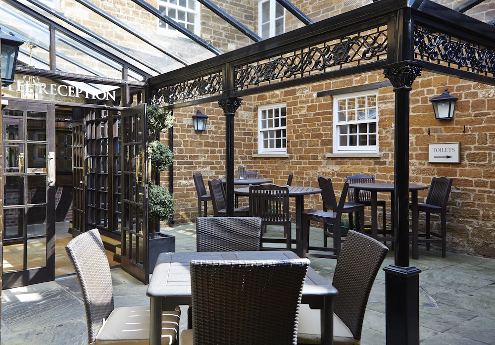 Saracen's Head Hotel 29/39