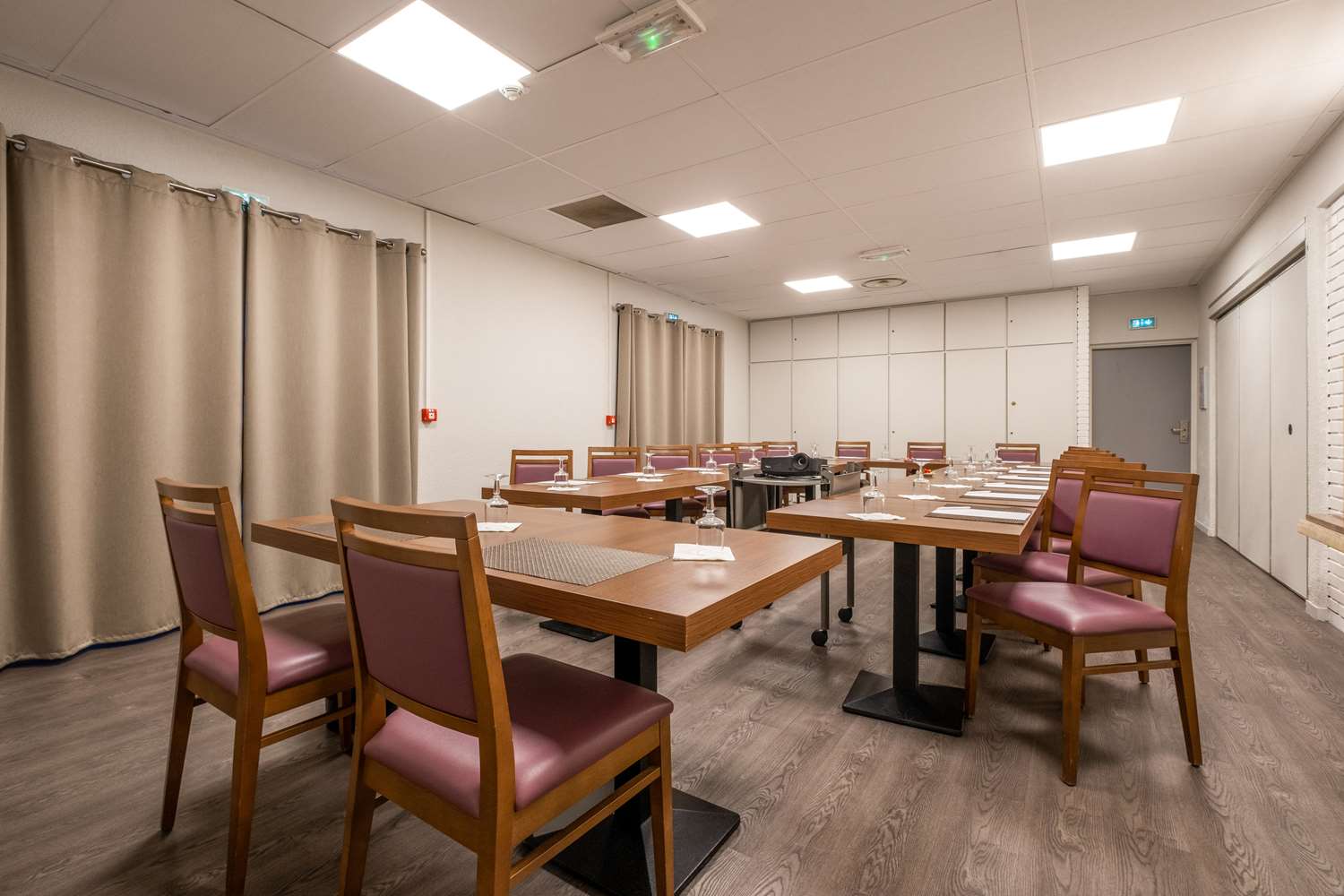 Comfort Hotel Etampes 23/27