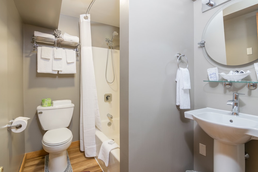 Grey Fox Inn Resort 58/66