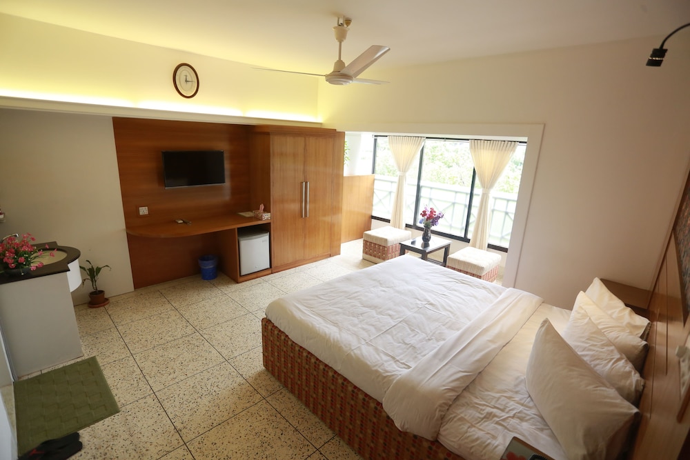 Nagar Valley Hotel 20/50