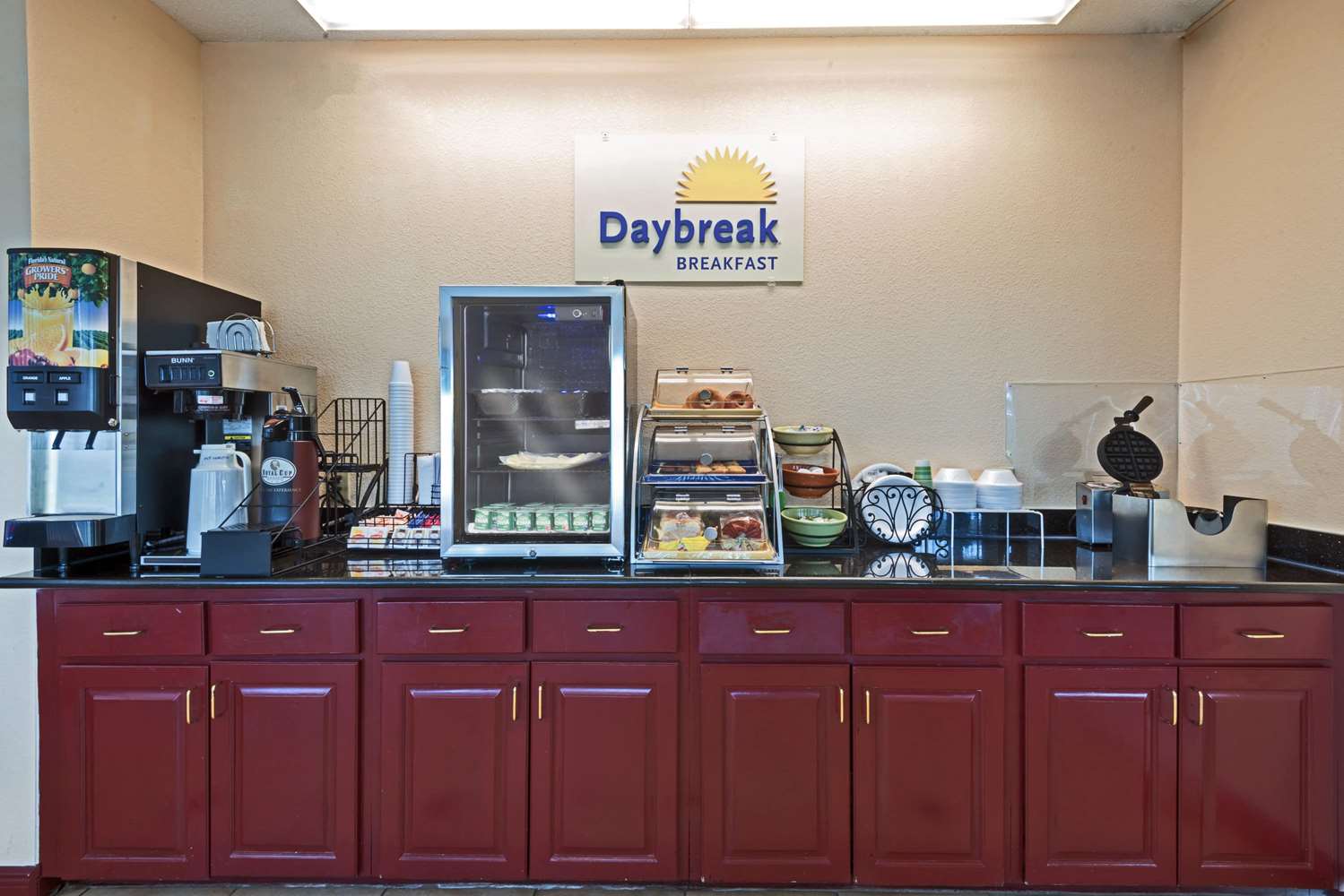 Days Inn By Wyndham Coliseum Montgomery Al 17/26