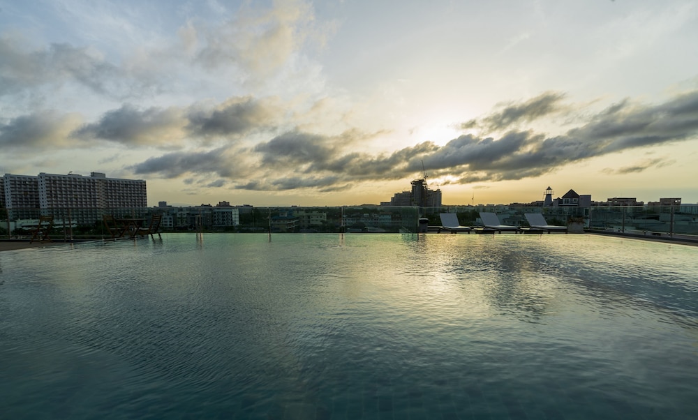 Tribe Hotel Pattaya 40/50