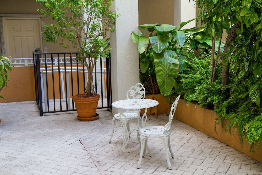 Rodeway Inn South Miami Coral Gables 34/39
