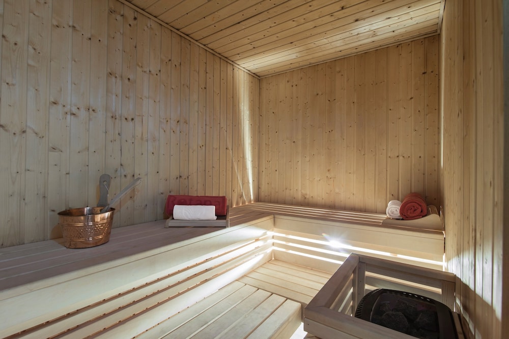 swimming pool spa