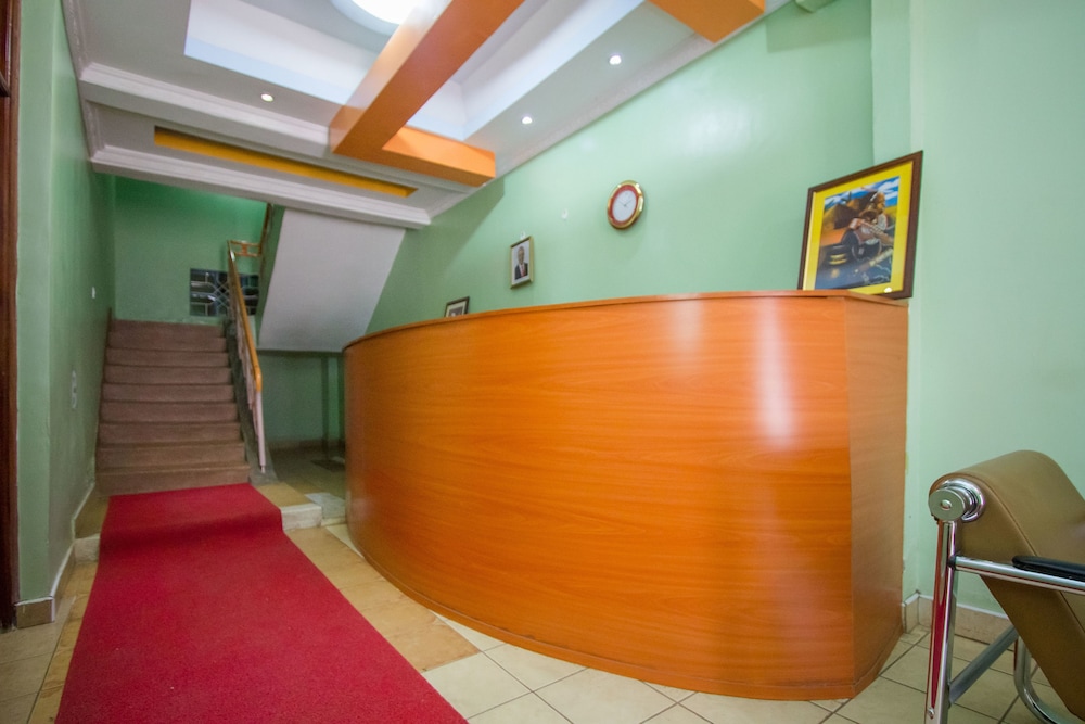 Winstonia Hotel 6/34