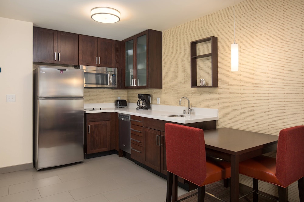 Residence Inn Kansas City At the Legends 26/27