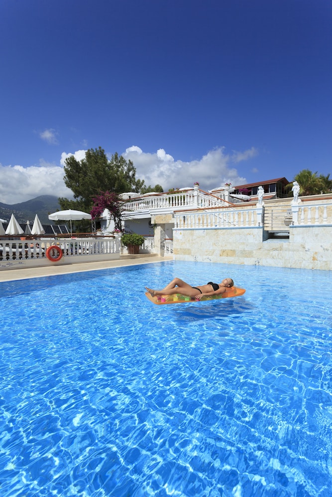 Sunny Hill Alya Hotel 45/53