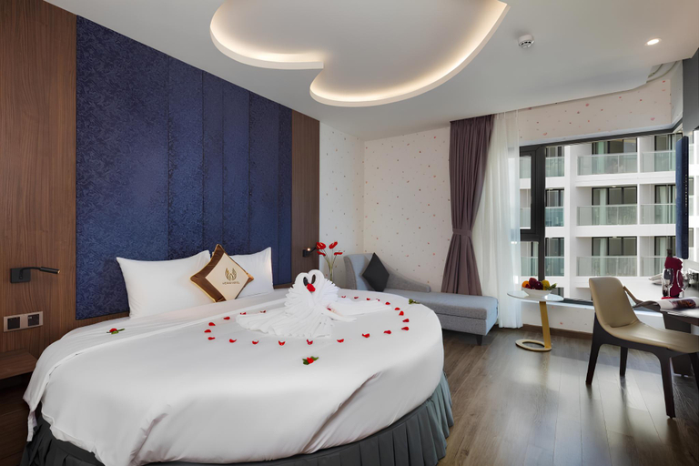 Deluxe Honeymoon