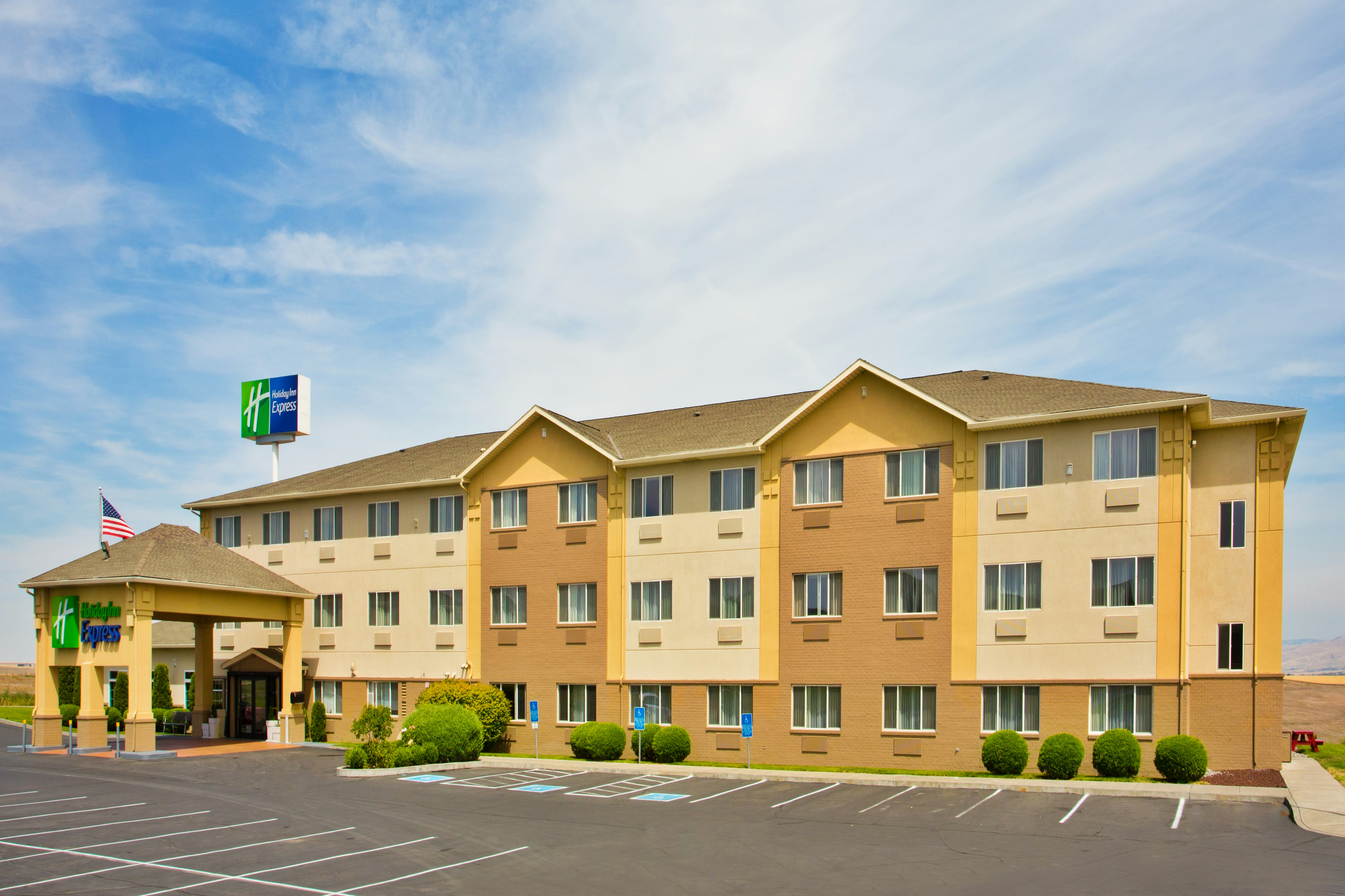 Holiday Inn Express Pendleton 6/71