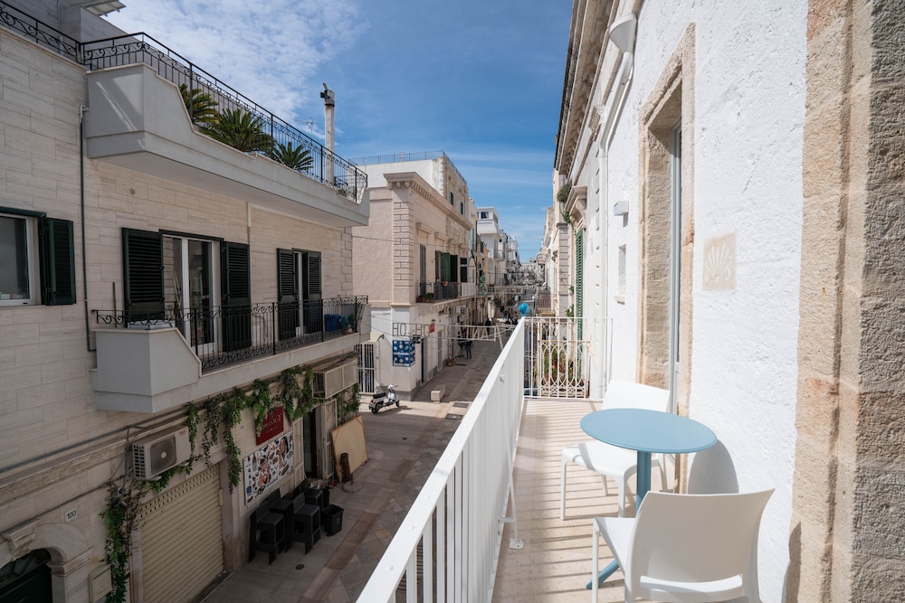 Donna Domenica Boutique Suites 42/50