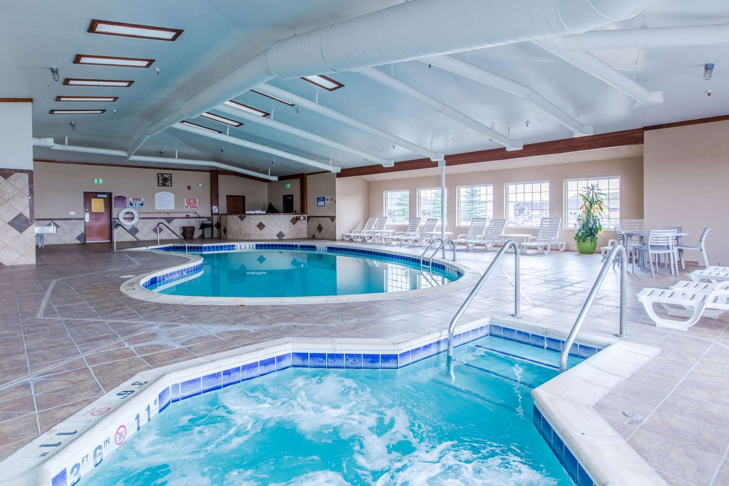 swimming pool spa