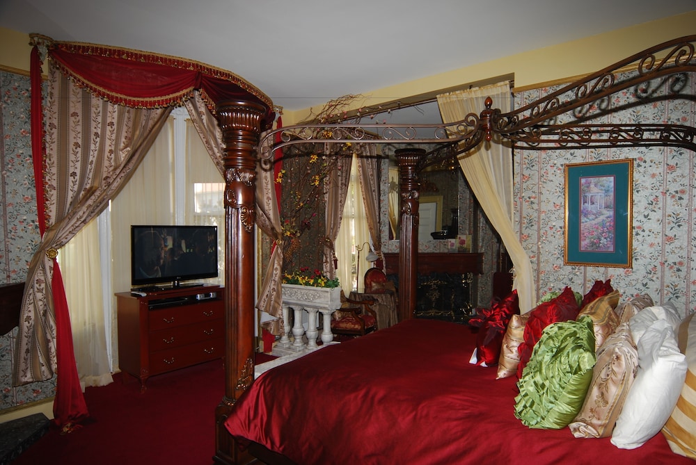 Queen Anne Hotel 51/69