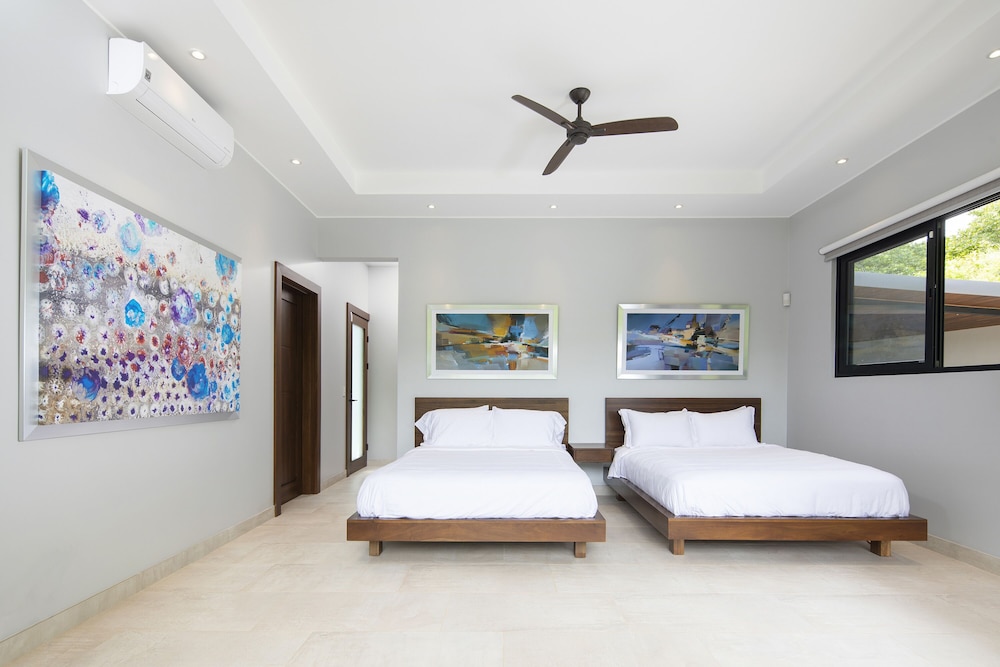 4 Bedrooms, Deluxe, House, 1 King and 4 Queen Beds, Private Pool