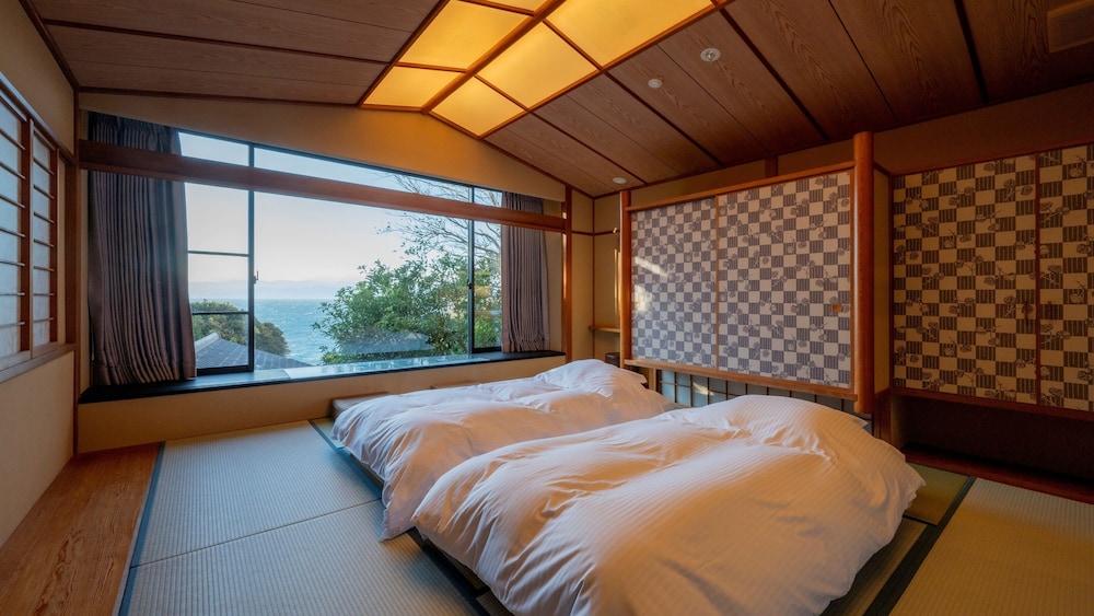 Nishiizu Koyoi Onsen 6/41