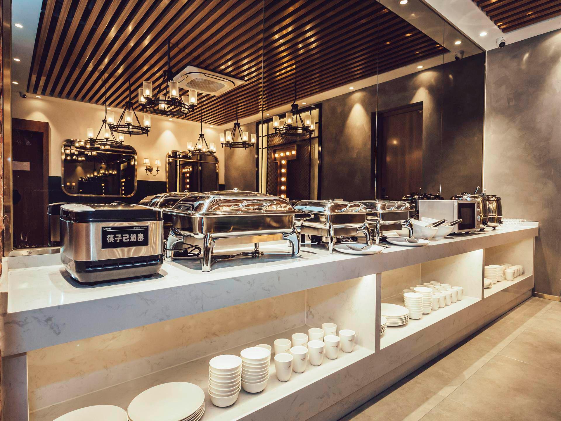 James Joyce Coffetel (Beijing Daxinghuangcun Zaoyuan Subway Station) 17/46