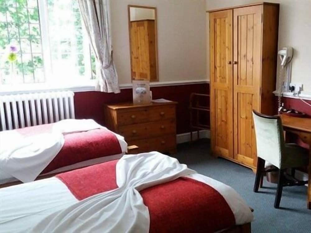 SUITE, BUNK BEDS