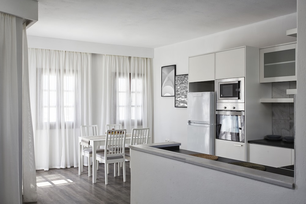 Sunrise Paros by Mr and Mrs White 21/38