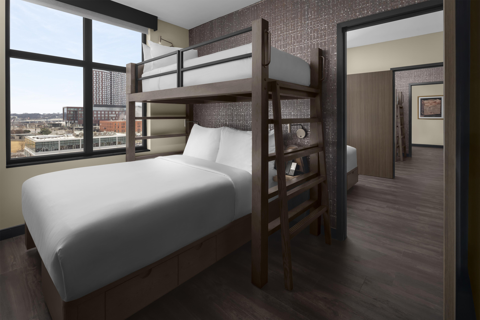 Connecting, 4 Rooms, 6 Beds, 4 Bathrooms