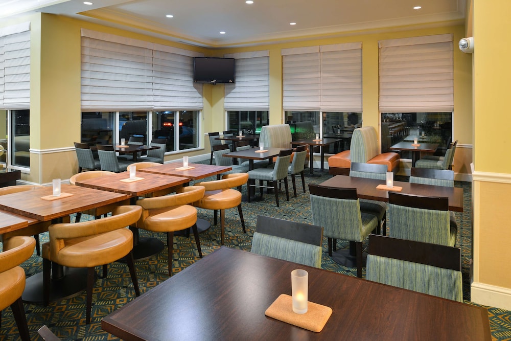 Hilton Garden Inn Columbia, MD 46/61
