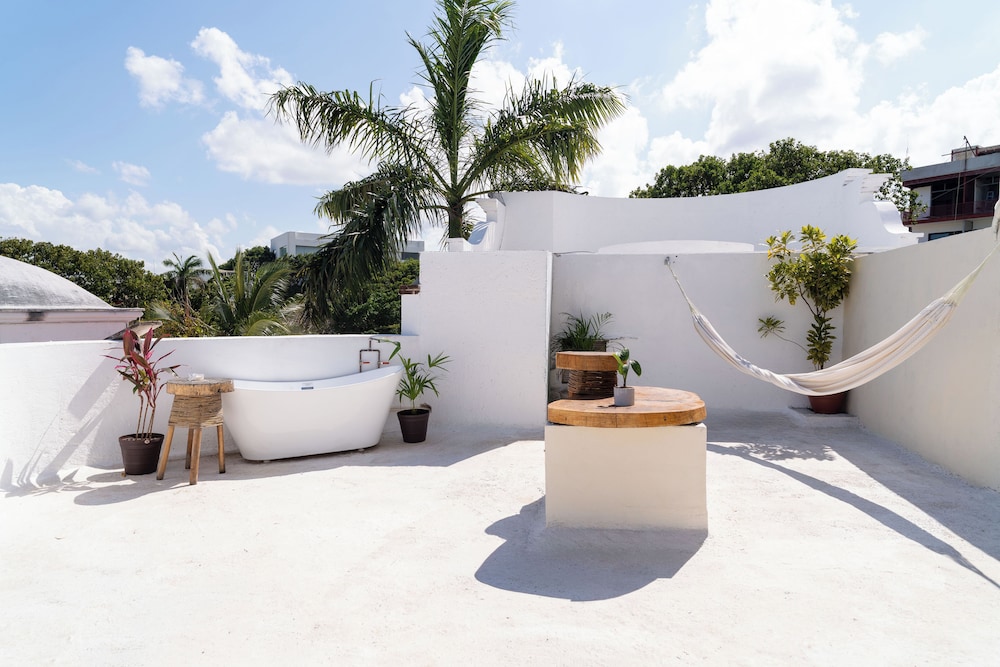 Enigmatic Boutique Hotel 37/44