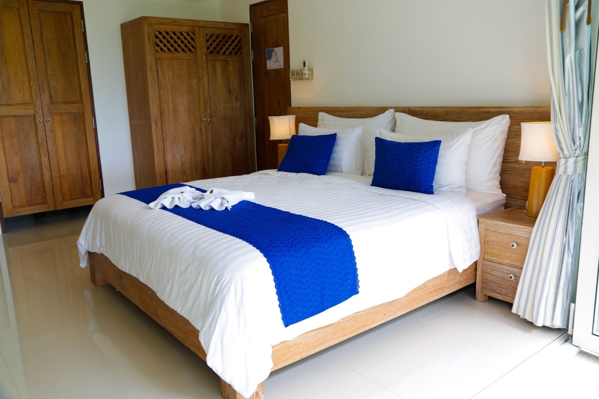 DELUXE, DOUBLE BED, SEA VIEW