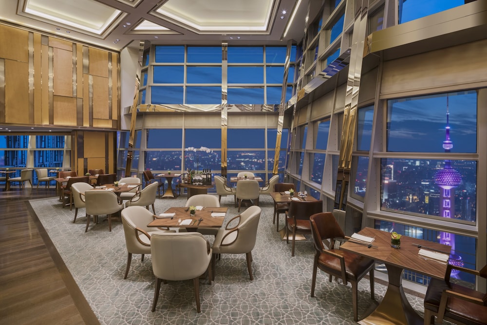 GRAND HYATT SHANGHAI 54/69
