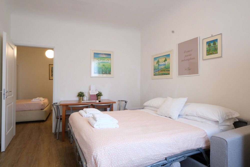Wine Apartments Florence Morellino 5/28