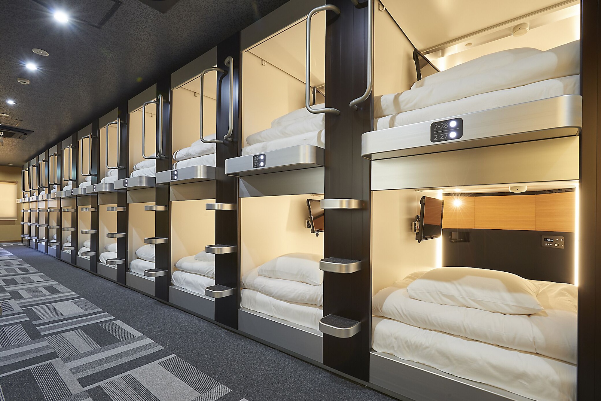 CAPSULE, MALE DORM