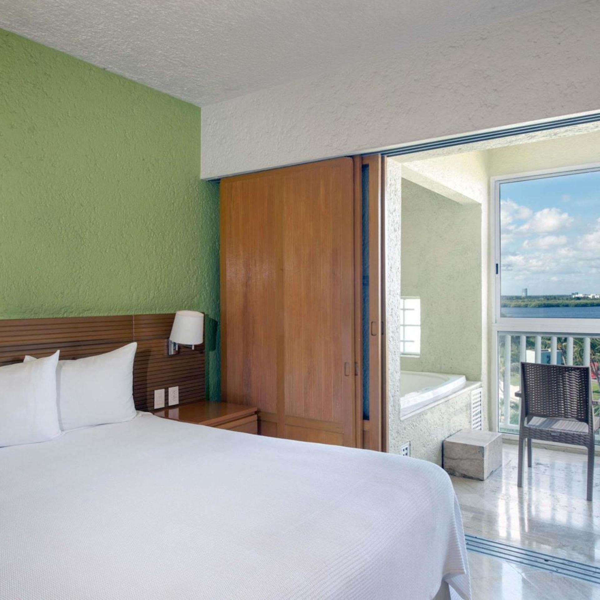 2 Bedrooms, Deluxe, Suite, King Bed, Lagoon View, Hot Tub, Balcony
